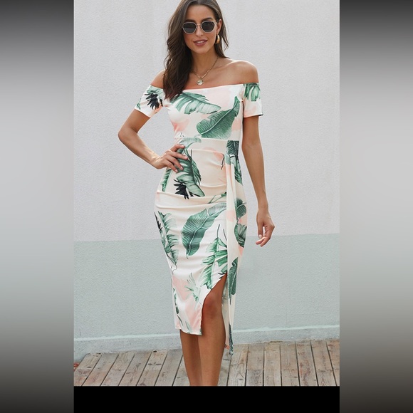 https://dar-go.com/products/printed-off-shoulder-split-dress - Picture 1 of 16